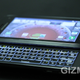 Image for article titled Motorola Droid 4 and RAZR MAXX Hands On: Two Giant Leaps for Droidkind